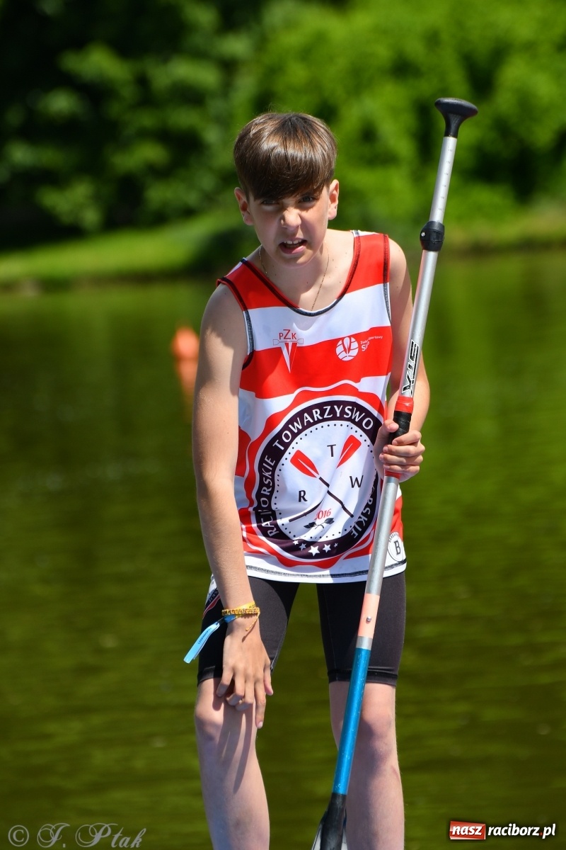 Zdjęcie w galerii na portalu naszraciborz.pl: Racibórz. Wielkie wiosłowanie w parku m. Roth wiadomości z regionu