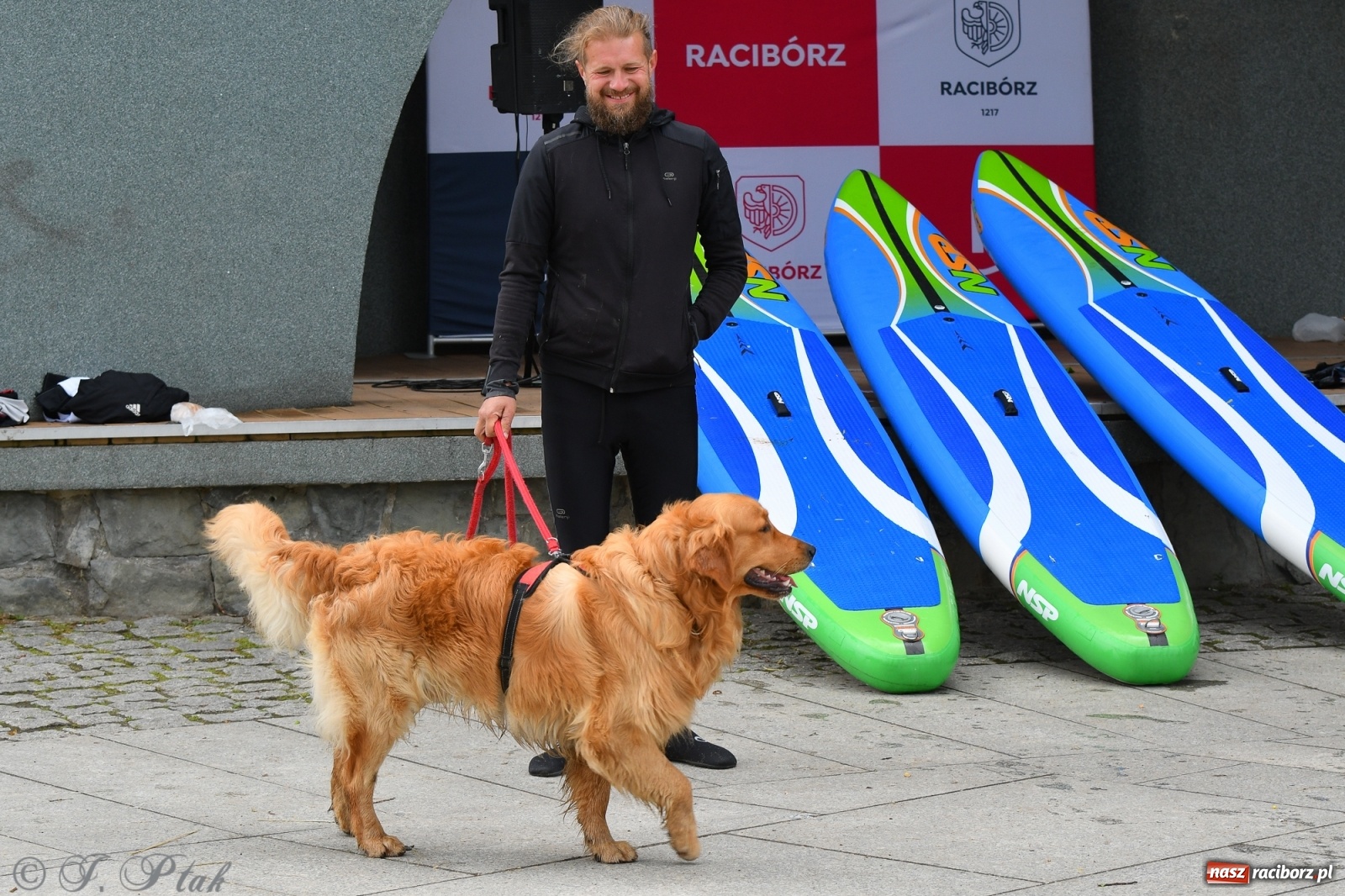 Zdjęcie w galerii na portalu naszraciborz.pl: Racibórz. Wielkie wiosłowanie w parku m. Roth wiadomości z regionu