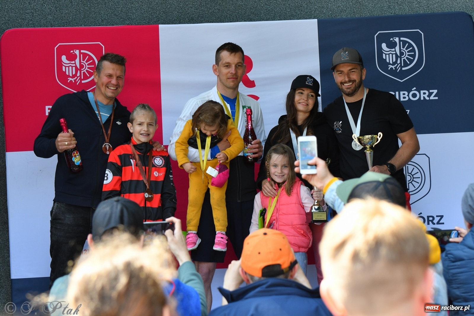 Zdjęcie w galerii na portalu naszraciborz.pl: Racibórz. Wielkie wiosłowanie w parku m. Roth wiadomości z regionu