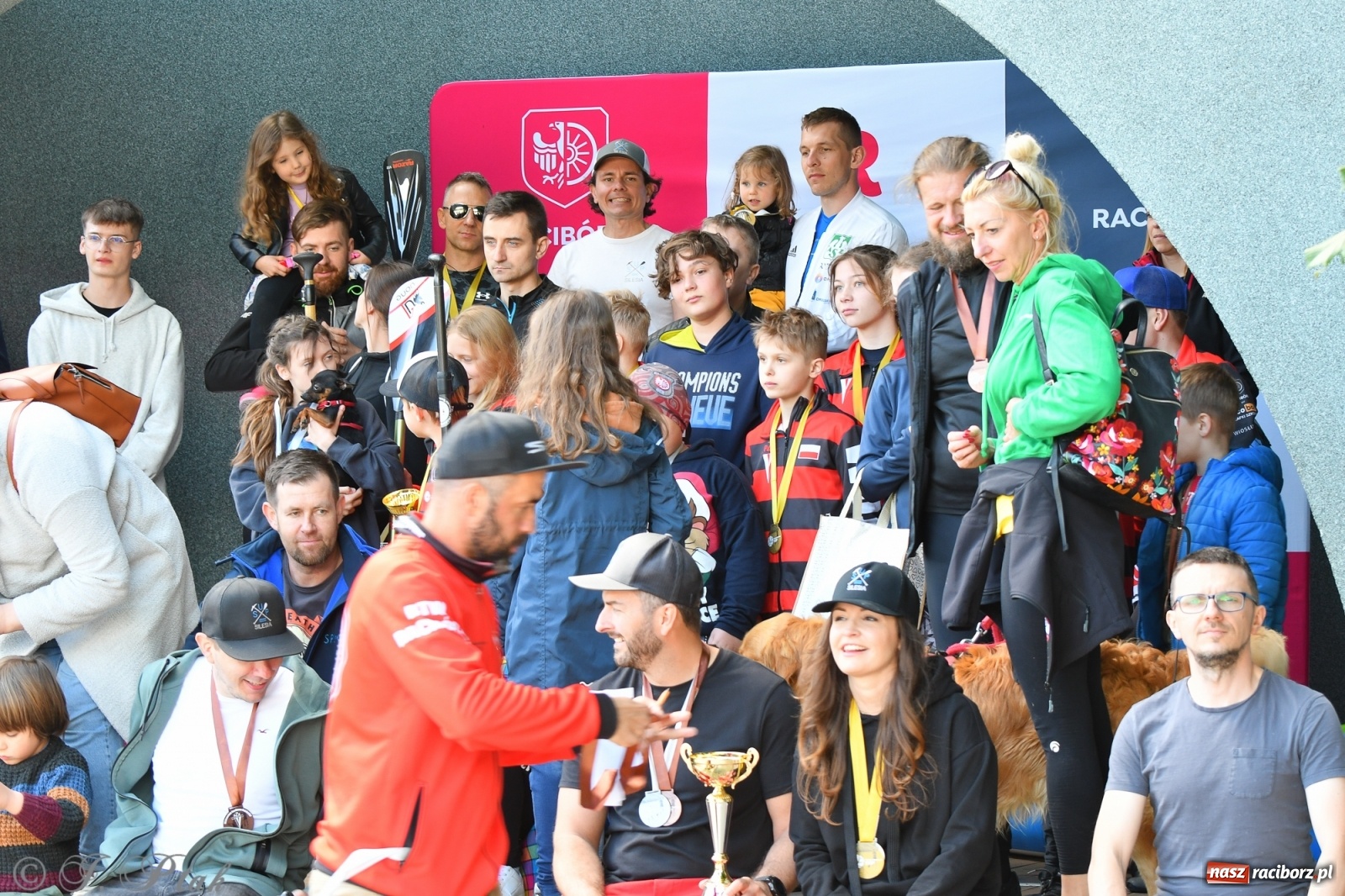 Zdjęcie w galerii na portalu naszraciborz.pl: Racibórz. Wielkie wiosłowanie w parku m. Roth wiadomości z regionu