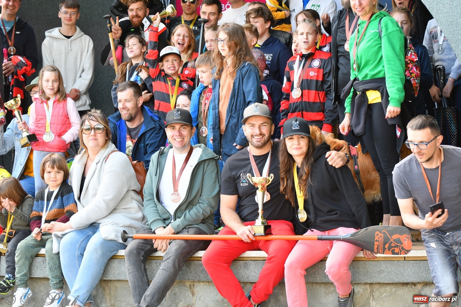 Zdjęcie w galerii na portalu naszraciborz.pl: Racibórz. Wielkie wiosłowanie w parku m. Roth wiadomości z regionu