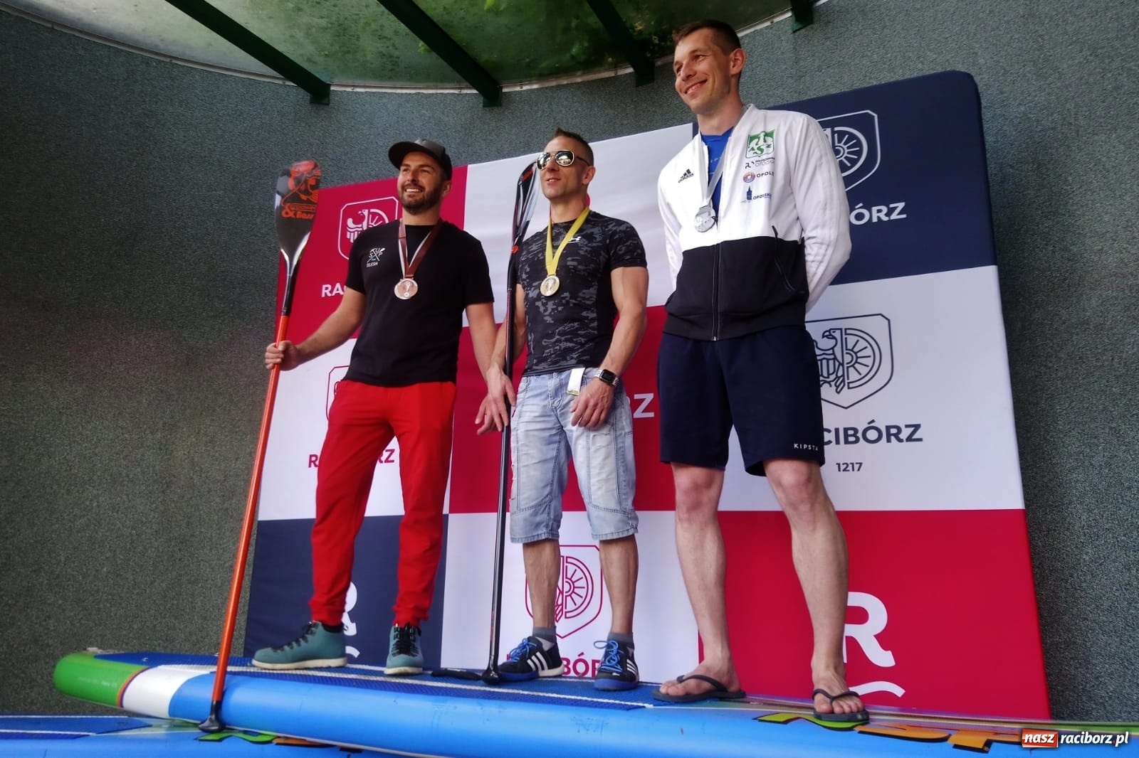 Zdjęcie w galerii na portalu naszraciborz.pl: Racibórz. Wielkie wiosłowanie w parku m. Roth wiadomości z regionu