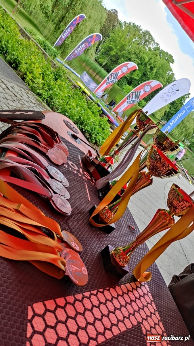 Zdjęcie w galerii na portalu naszraciborz.pl: Racibórz. Wielkie wiosłowanie w parku m. Roth wiadomości z regionu