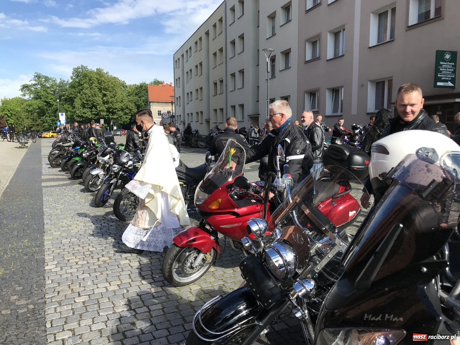 Zdjęcie w galerii na portalu naszraciborz.pl: Święcenie przy wysokich obrotach, czyli motocyklowe rozpoczęcie sezonu 2021 w Raciborzu [FOTO i WIDEO] wiadomości z regionu