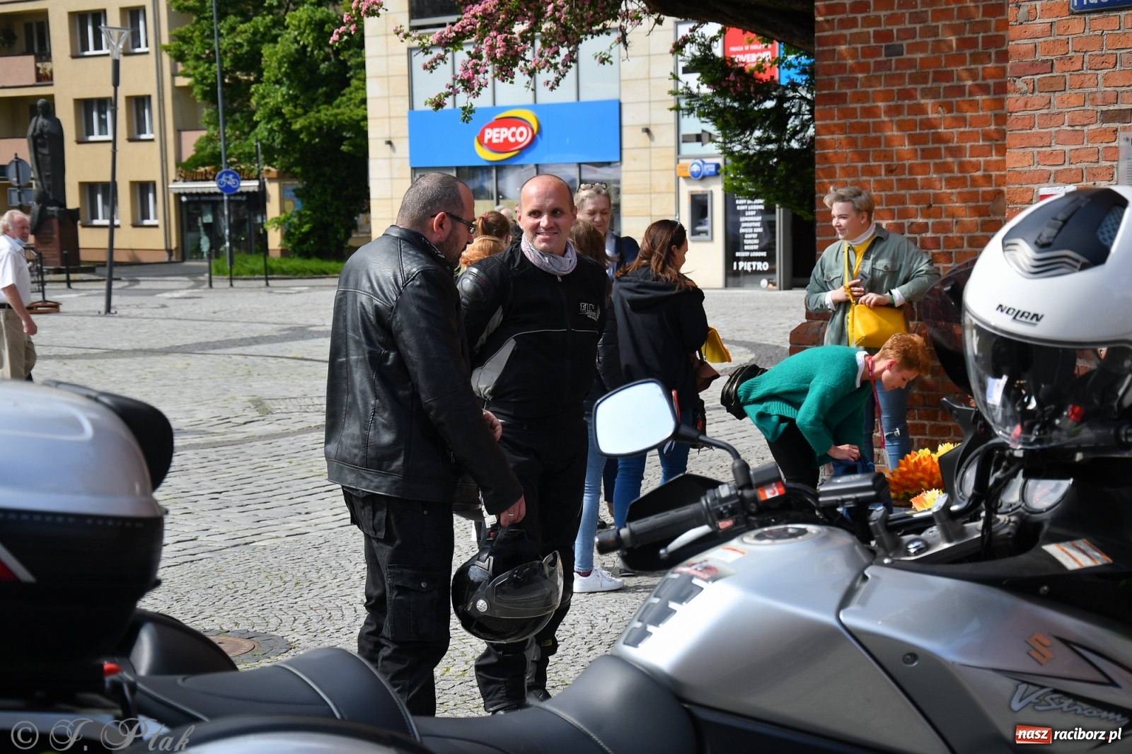 Zdjęcie w galerii na portalu naszraciborz.pl: Święcenie przy wysokich obrotach, czyli motocyklowe rozpoczęcie sezonu 2021 w Raciborzu [FOTO i WIDEO] wiadomości z regionu