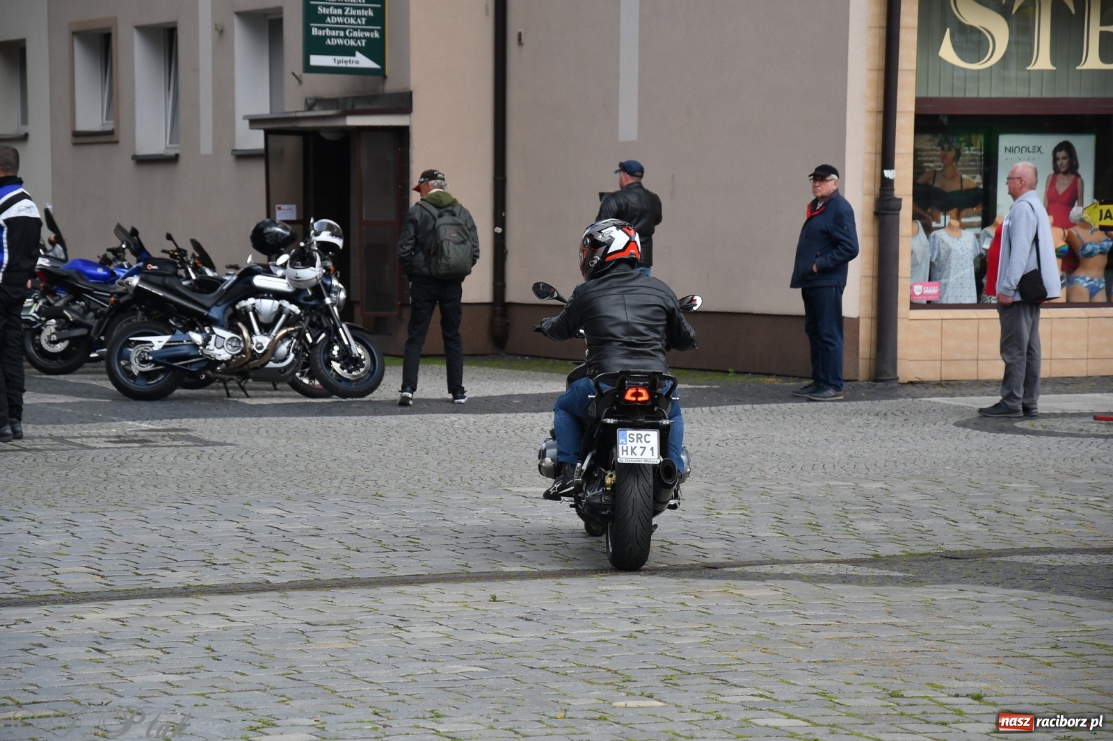 Zdjęcie w galerii na portalu naszraciborz.pl: Święcenie przy wysokich obrotach, czyli motocyklowe rozpoczęcie sezonu 2021 w Raciborzu [FOTO i WIDEO] wiadomości z regionu