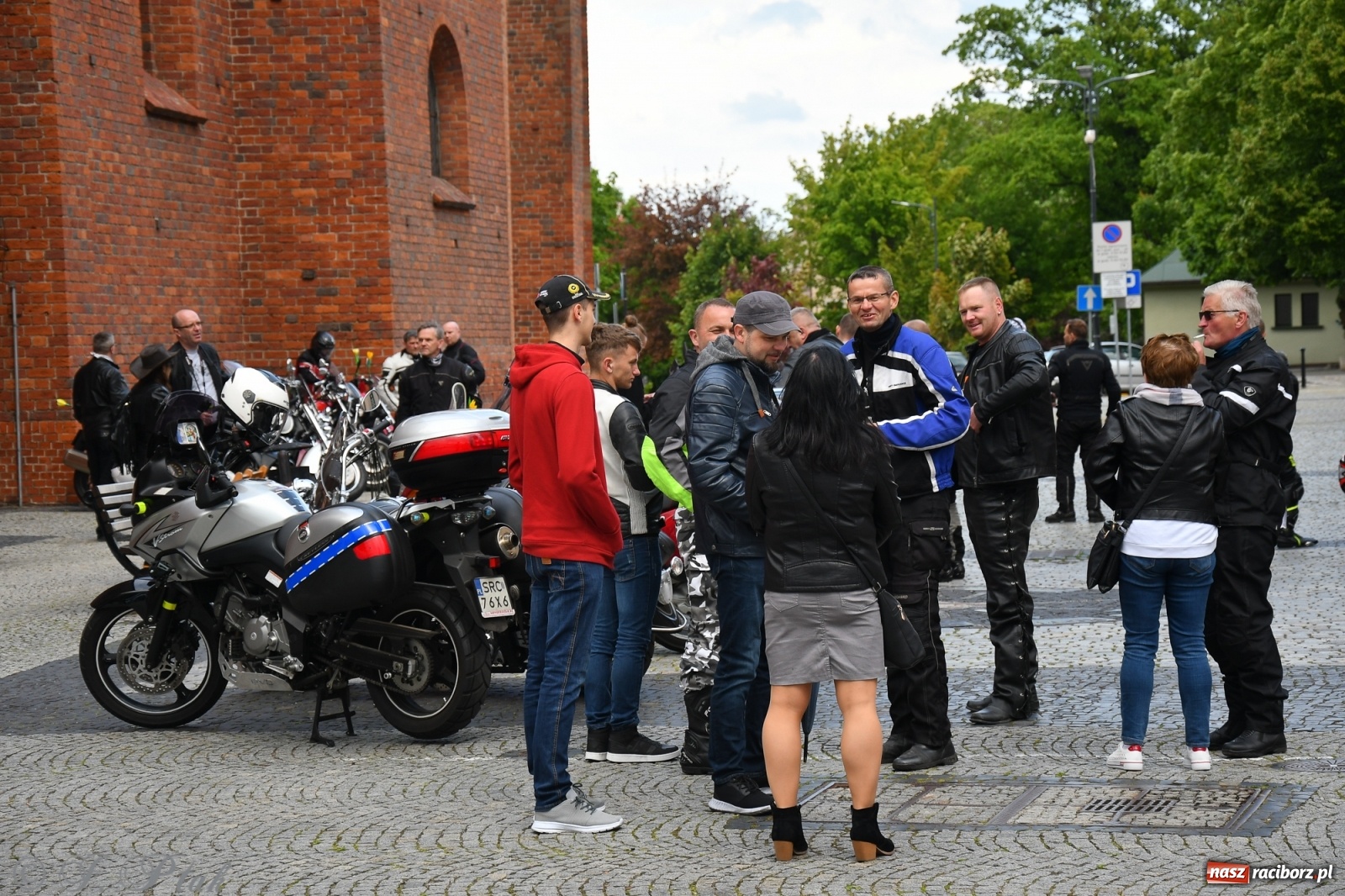 Zdjęcie w galerii na portalu naszraciborz.pl: Święcenie przy wysokich obrotach, czyli motocyklowe rozpoczęcie sezonu 2021 w Raciborzu [FOTO i WIDEO] wiadomości z regionu