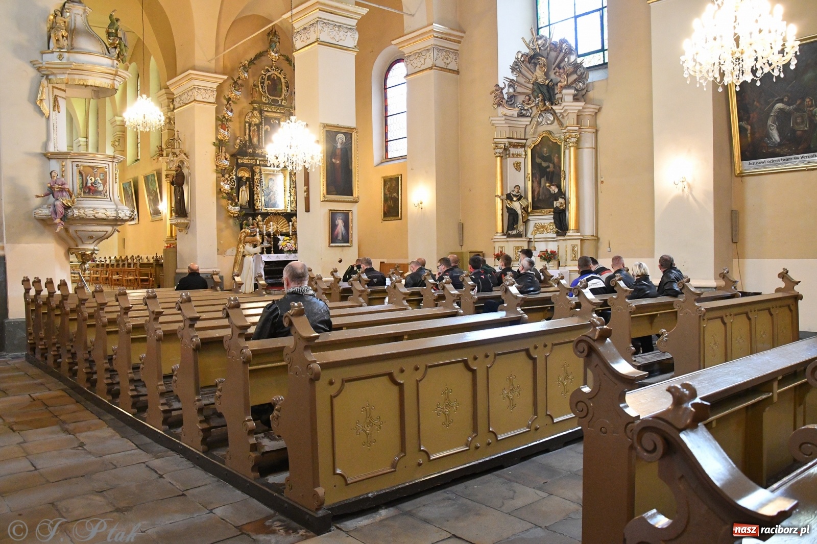 Zdjęcie w galerii na portalu naszraciborz.pl: Święcenie przy wysokich obrotach, czyli motocyklowe rozpoczęcie sezonu 2021 w Raciborzu [FOTO i WIDEO] wiadomości z regionu