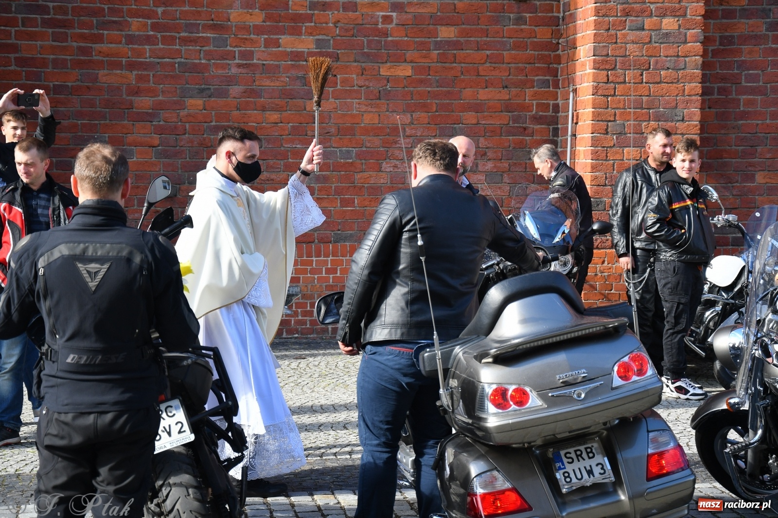 Zdjęcie w galerii na portalu naszraciborz.pl: Święcenie przy wysokich obrotach, czyli motocyklowe rozpoczęcie sezonu 2021 w Raciborzu [FOTO i WIDEO] wiadomości z regionu