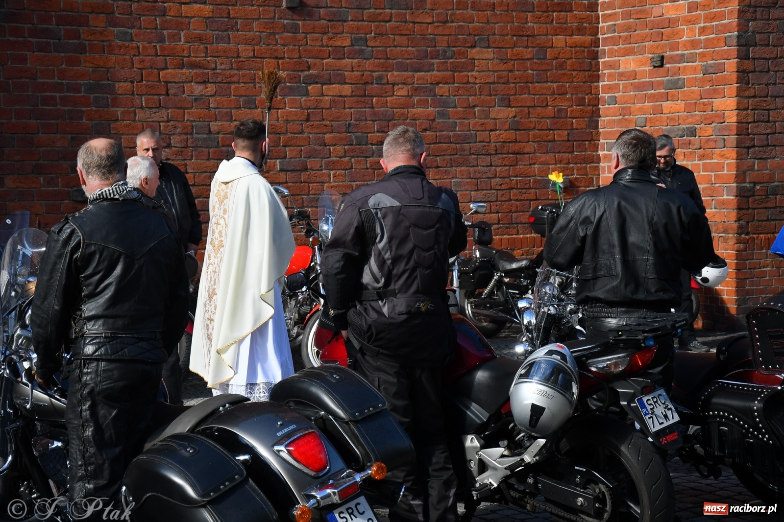 Zdjęcie w galerii na portalu naszraciborz.pl: Święcenie przy wysokich obrotach, czyli motocyklowe rozpoczęcie sezonu 2021 w Raciborzu [FOTO i WIDEO] wiadomości z regionu