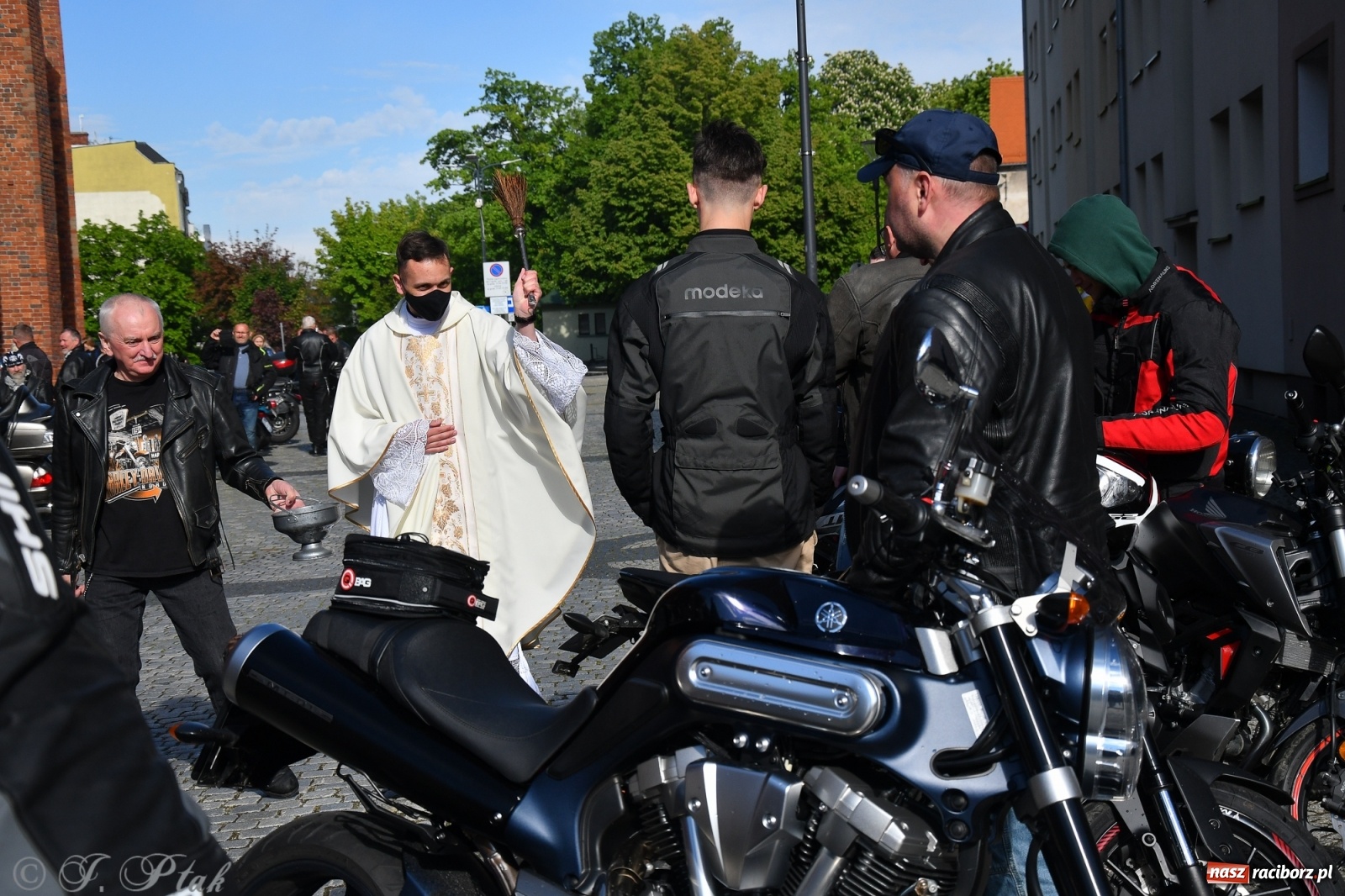 Zdjęcie w galerii na portalu naszraciborz.pl: Święcenie przy wysokich obrotach, czyli motocyklowe rozpoczęcie sezonu 2021 w Raciborzu [FOTO i WIDEO] wiadomości z regionu