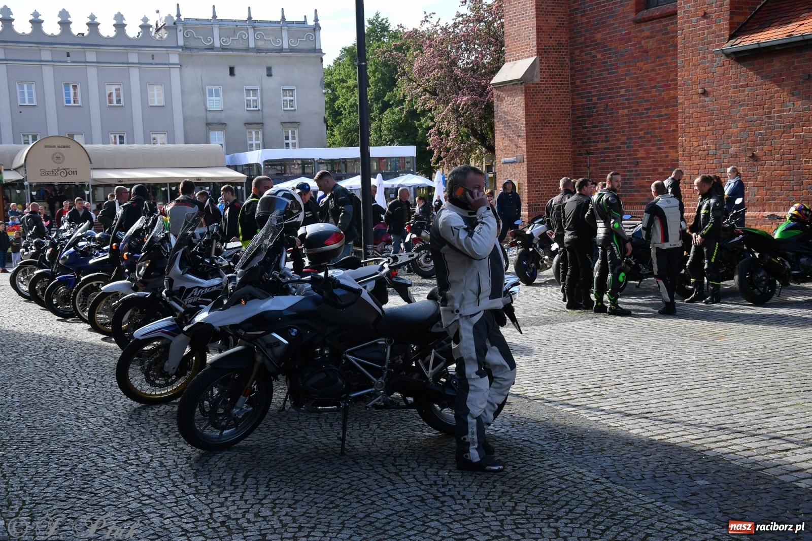 Zdjęcie w galerii na portalu naszraciborz.pl: Święcenie przy wysokich obrotach, czyli motocyklowe rozpoczęcie sezonu 2021 w Raciborzu [FOTO i WIDEO] wiadomości z regionu