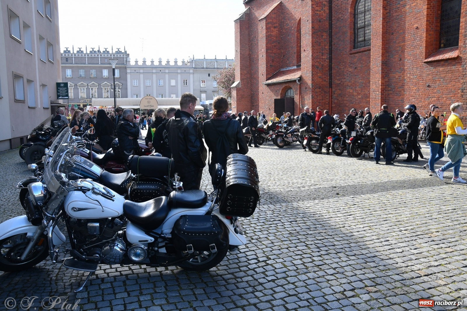Zdjęcie w galerii na portalu naszraciborz.pl: Święcenie przy wysokich obrotach, czyli motocyklowe rozpoczęcie sezonu 2021 w Raciborzu [FOTO i WIDEO] wiadomości z regionu