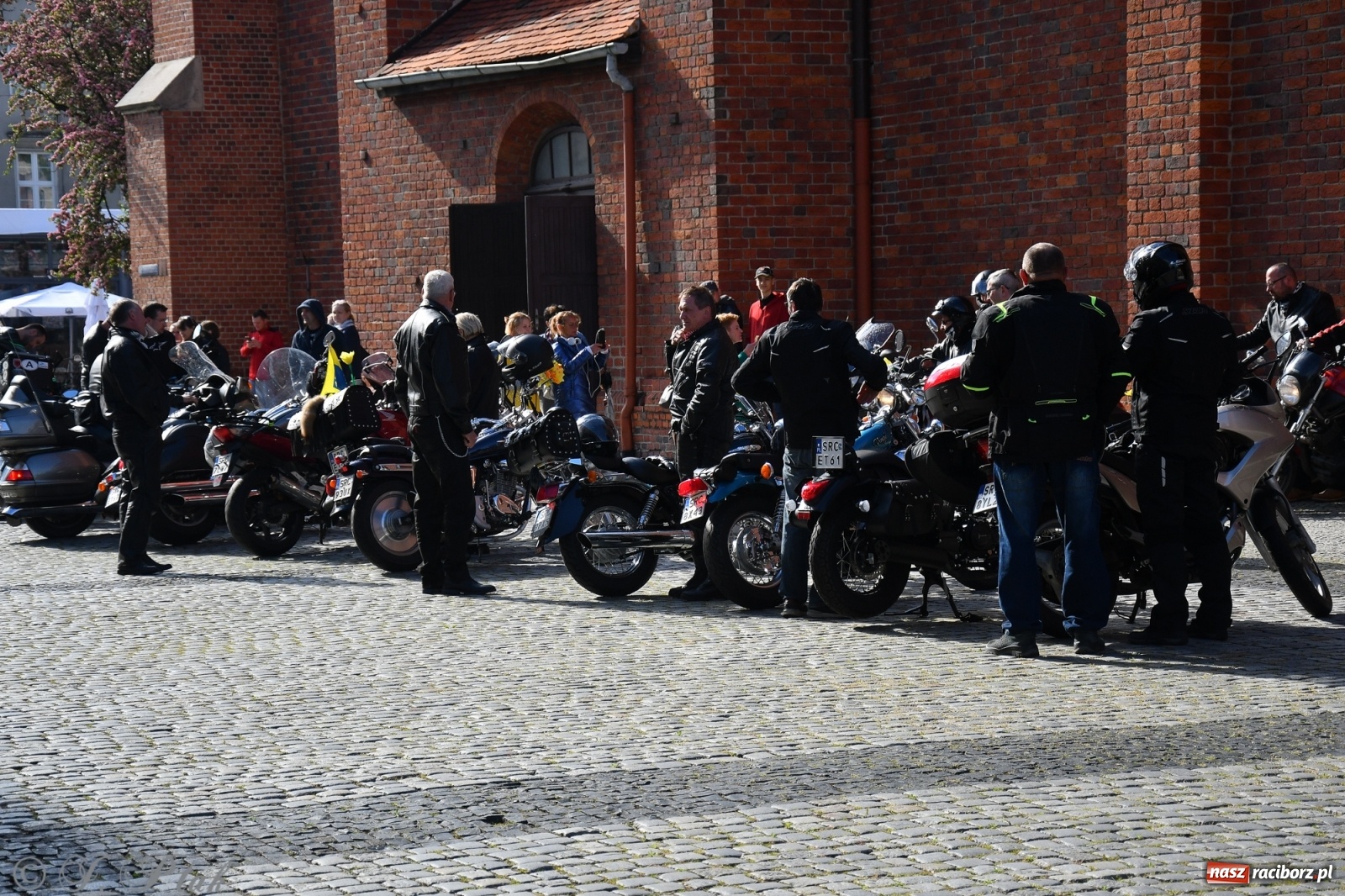 Zdjęcie w galerii na portalu naszraciborz.pl: Święcenie przy wysokich obrotach, czyli motocyklowe rozpoczęcie sezonu 2021 w Raciborzu [FOTO i WIDEO] wiadomości z regionu