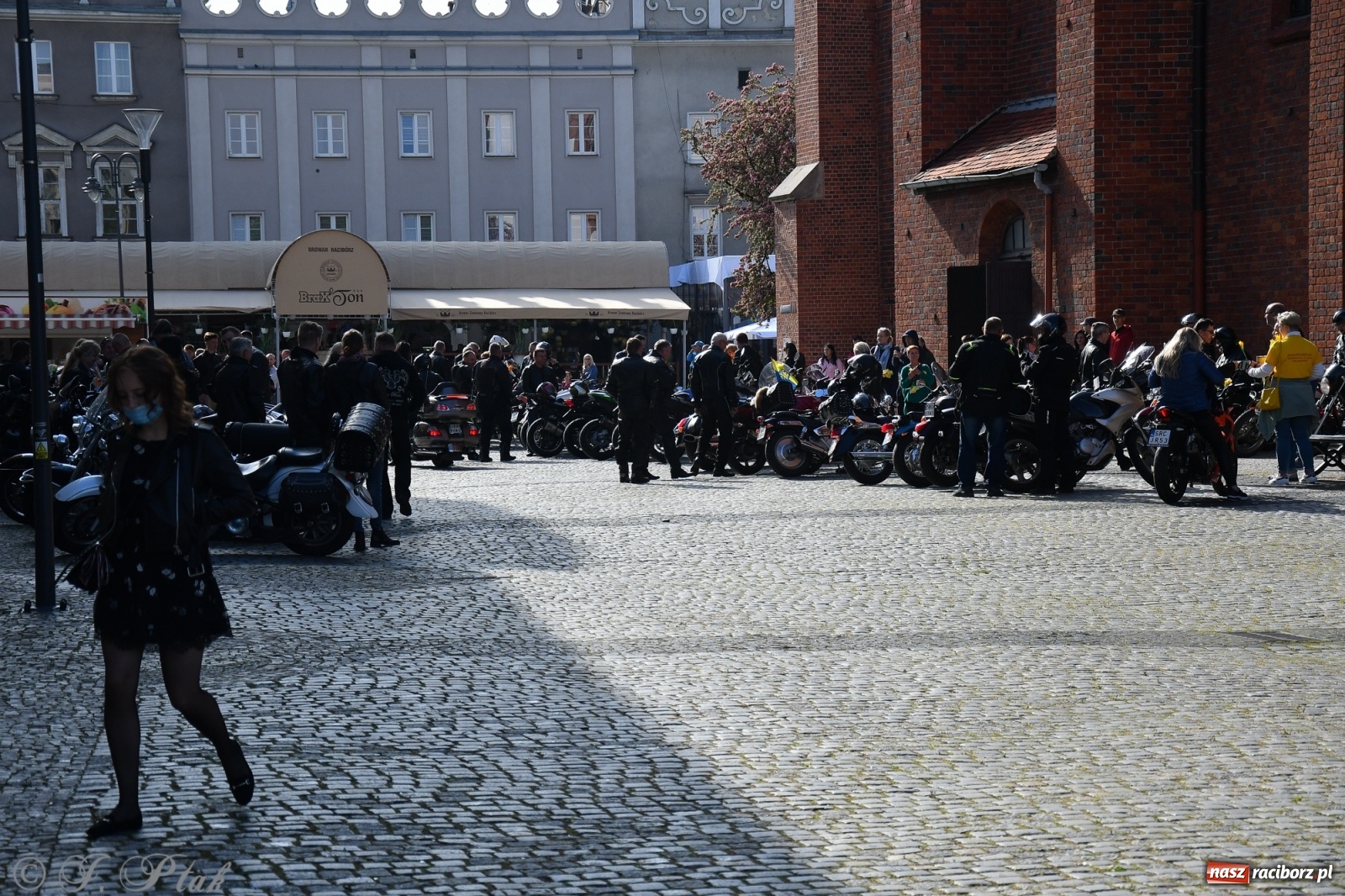Zdjęcie w galerii na portalu naszraciborz.pl: Święcenie przy wysokich obrotach, czyli motocyklowe rozpoczęcie sezonu 2021 w Raciborzu [FOTO i WIDEO] wiadomości z regionu