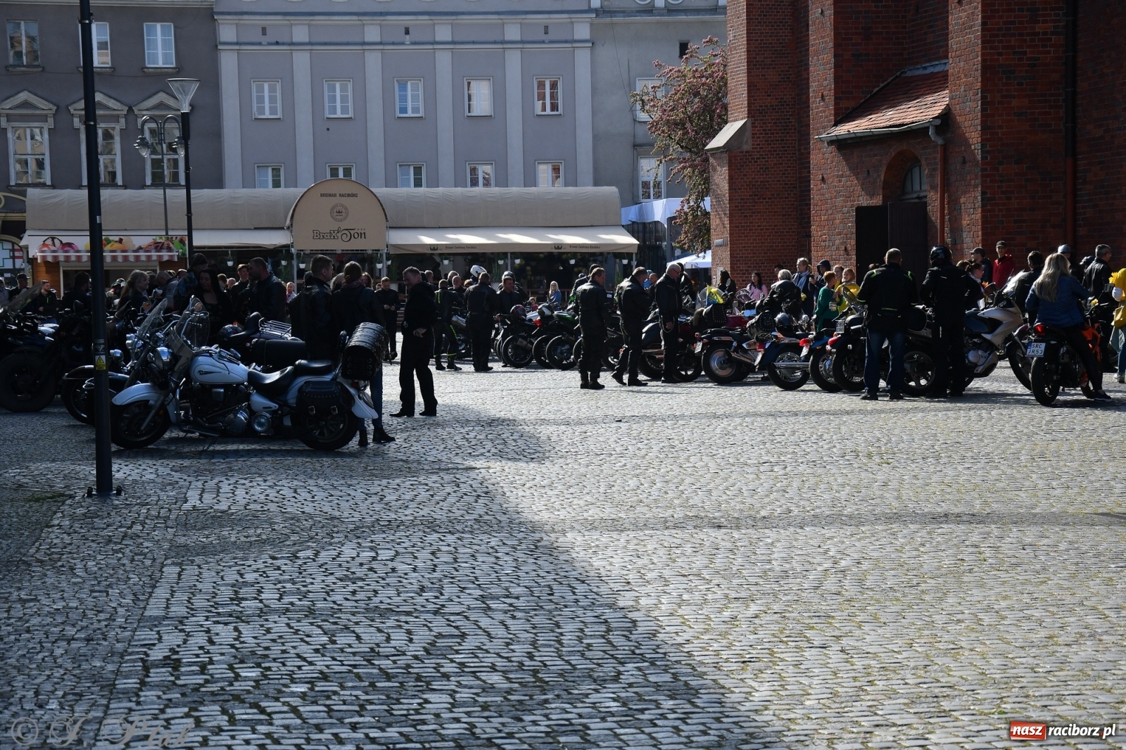 Zdjęcie w galerii na portalu naszraciborz.pl: Święcenie przy wysokich obrotach, czyli motocyklowe rozpoczęcie sezonu 2021 w Raciborzu [FOTO i WIDEO] wiadomości z regionu