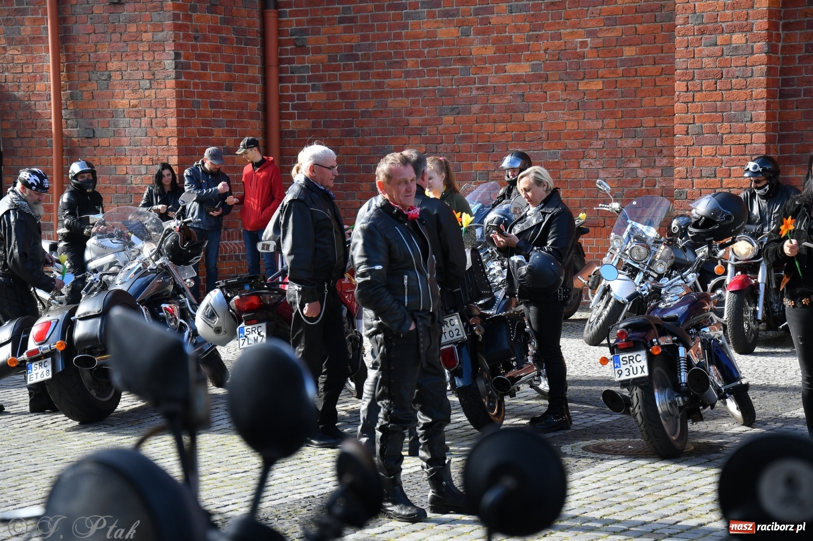 Zdjęcie w galerii na portalu naszraciborz.pl: Święcenie przy wysokich obrotach, czyli motocyklowe rozpoczęcie sezonu 2021 w Raciborzu [FOTO i WIDEO] wiadomości z regionu