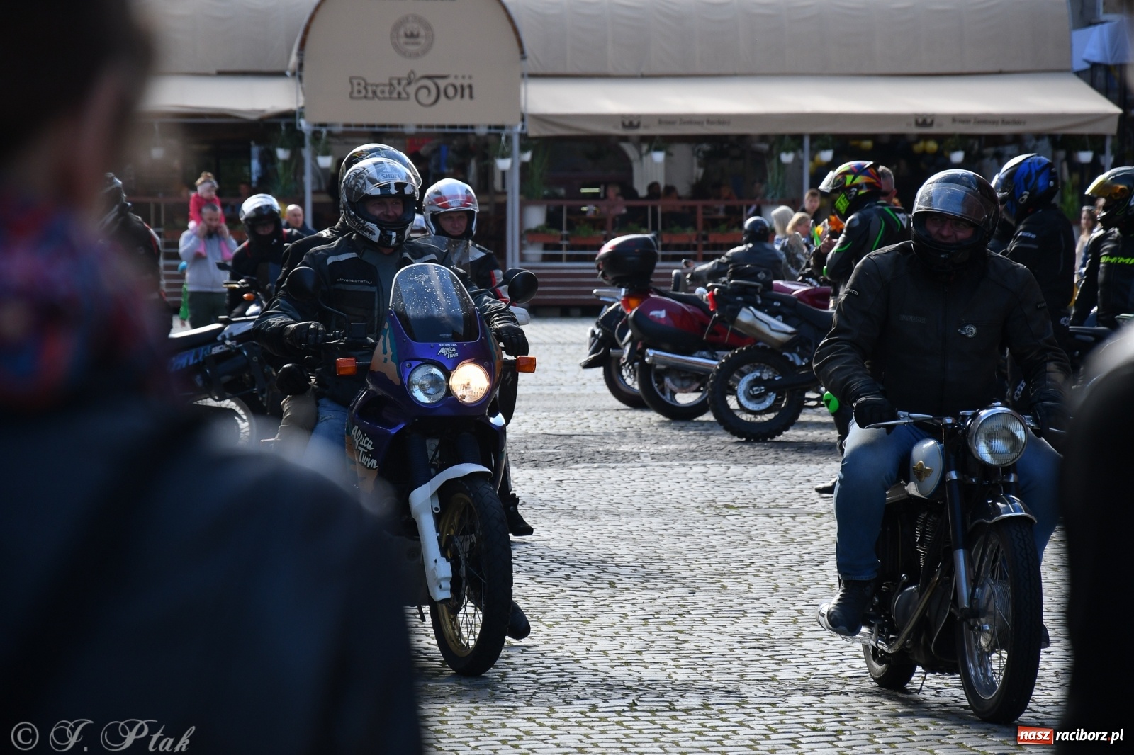 Zdjęcie w galerii na portalu naszraciborz.pl: Święcenie przy wysokich obrotach, czyli motocyklowe rozpoczęcie sezonu 2021 w Raciborzu [FOTO i WIDEO] wiadomości z regionu