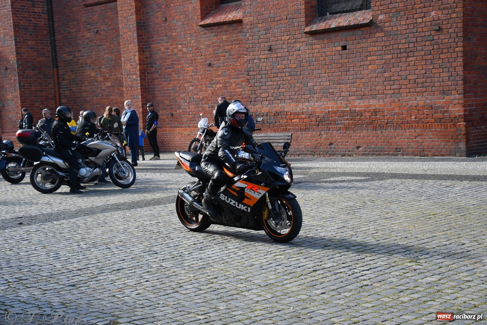 Zdjęcie w galerii na portalu naszraciborz.pl: Święcenie przy wysokich obrotach, czyli motocyklowe rozpoczęcie sezonu 2021 w Raciborzu [FOTO i WIDEO] wiadomości z regionu