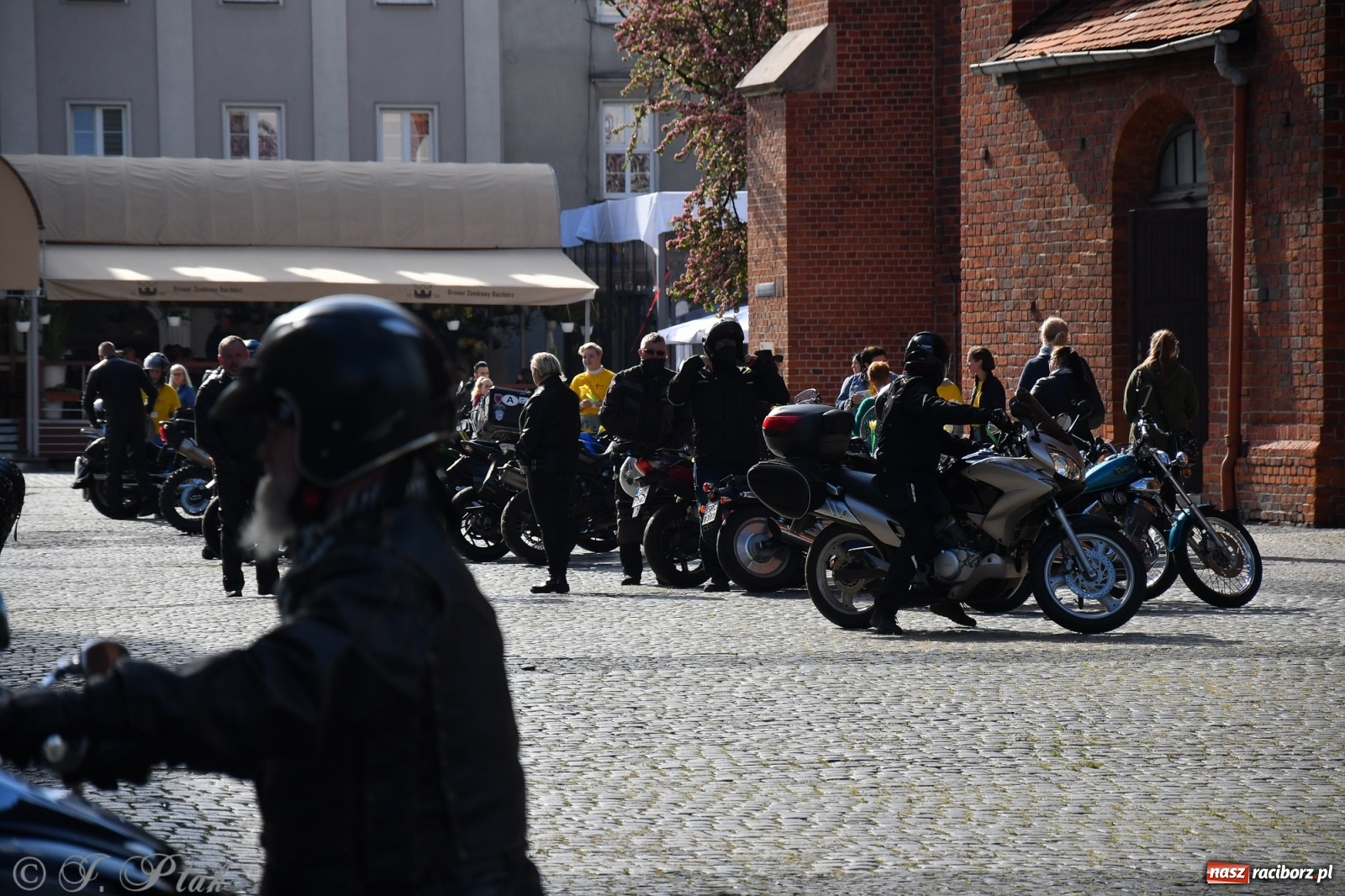 Zdjęcie w galerii na portalu naszraciborz.pl: Święcenie przy wysokich obrotach, czyli motocyklowe rozpoczęcie sezonu 2021 w Raciborzu [FOTO i WIDEO] wiadomości z regionu