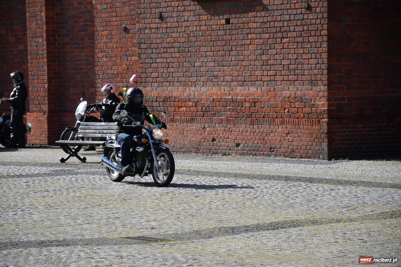 Zdjęcie w galerii na portalu naszraciborz.pl: Święcenie przy wysokich obrotach, czyli motocyklowe rozpoczęcie sezonu 2021 w Raciborzu [FOTO i WIDEO] wiadomości z regionu