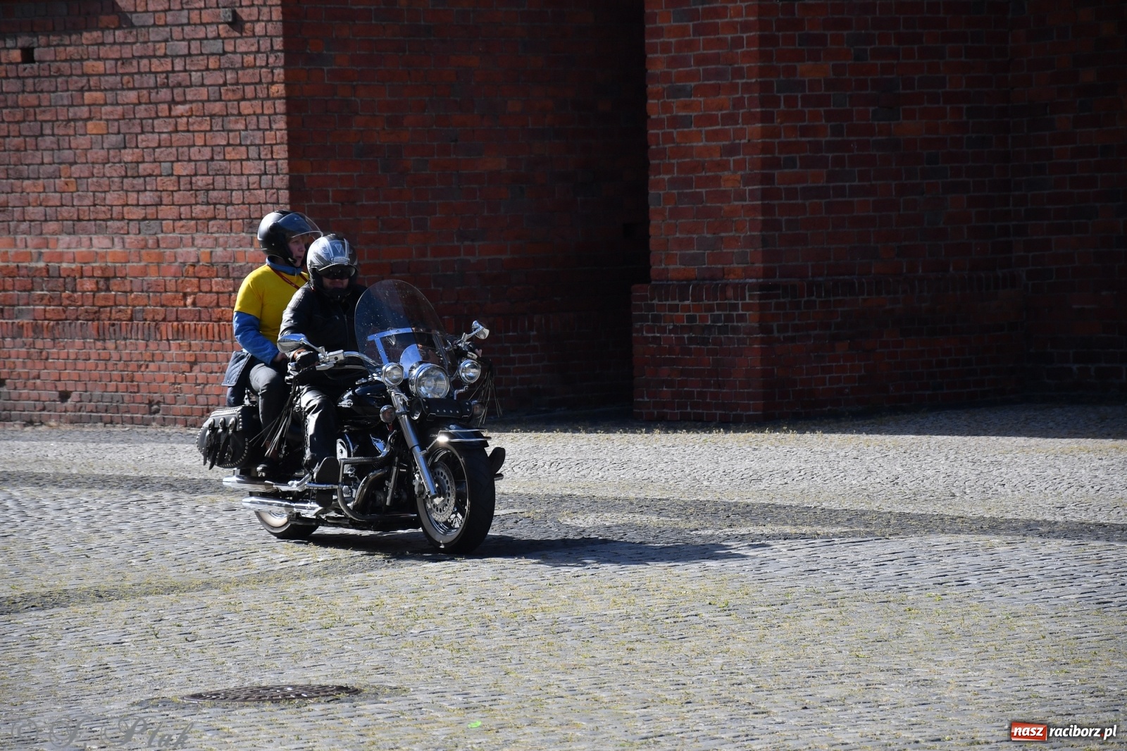 Zdjęcie w galerii na portalu naszraciborz.pl: Święcenie przy wysokich obrotach, czyli motocyklowe rozpoczęcie sezonu 2021 w Raciborzu [FOTO i WIDEO] wiadomości z regionu