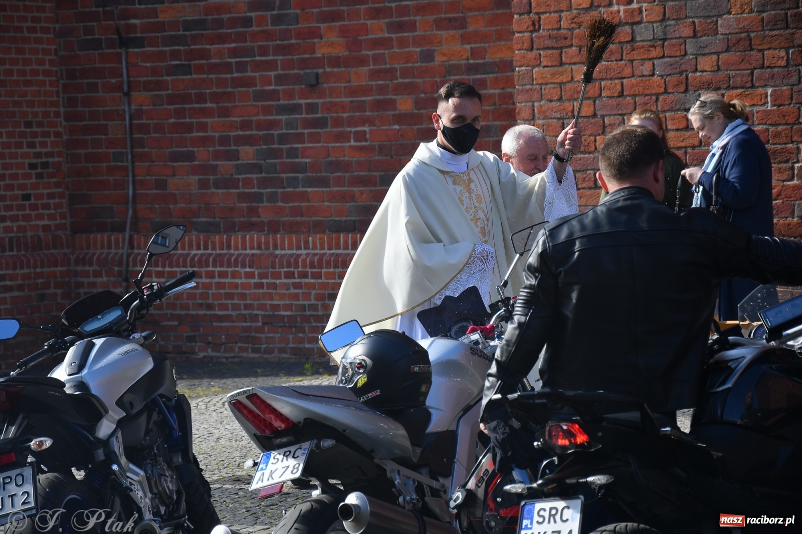 Zdjęcie w galerii na portalu naszraciborz.pl: Święcenie przy wysokich obrotach, czyli motocyklowe rozpoczęcie sezonu 2021 w Raciborzu [FOTO i WIDEO] wiadomości z regionu