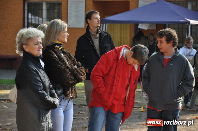 Zdjęcie w galerii na portalu naszraciborz.pl: W Gimnazjum nr 5 podwójne święto wiadomości z regionu