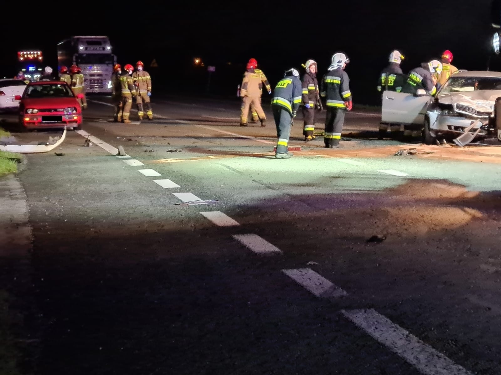 Zdjęcie w galerii na portalu naszraciborz.pl: Audi i peugeot zderzyły się na obwodnicy Chałupek i Zabełkowa [FOTO] wiadomości z regionu