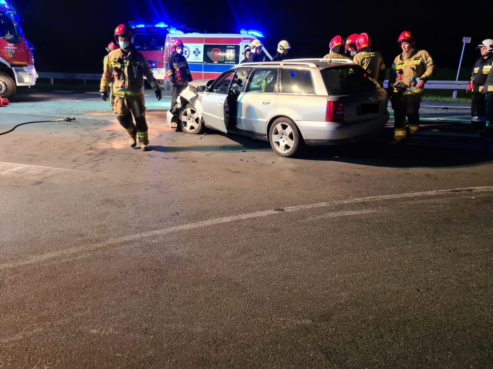 Zdjęcie w galerii na portalu naszraciborz.pl: Audi i peugeot zderzyły się na obwodnicy Chałupek i Zabełkowa [FOTO] wiadomości z regionu