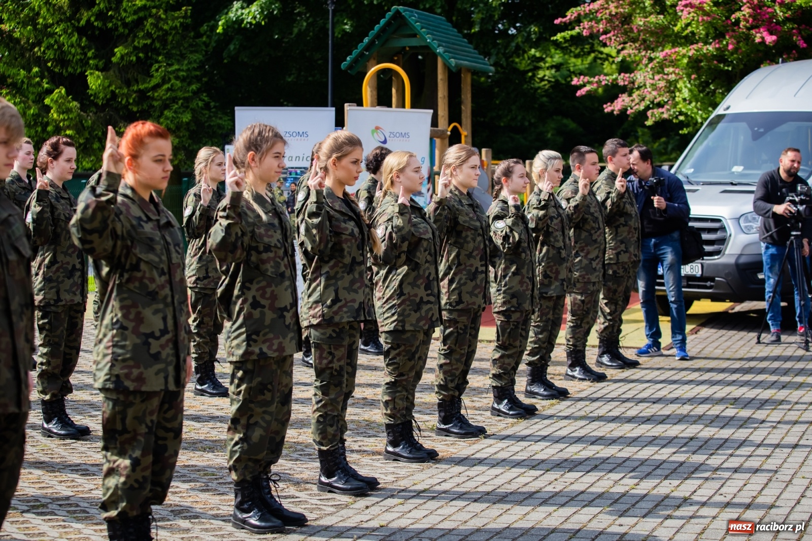 Zdjęcie w galerii na portalu naszraciborz.pl: Tężnia, obiekty sportowe, nagrody - wiceminister i członkini zarządu województwa w Raciborzu [FOTO i WIDEO] wiadomości z regionu