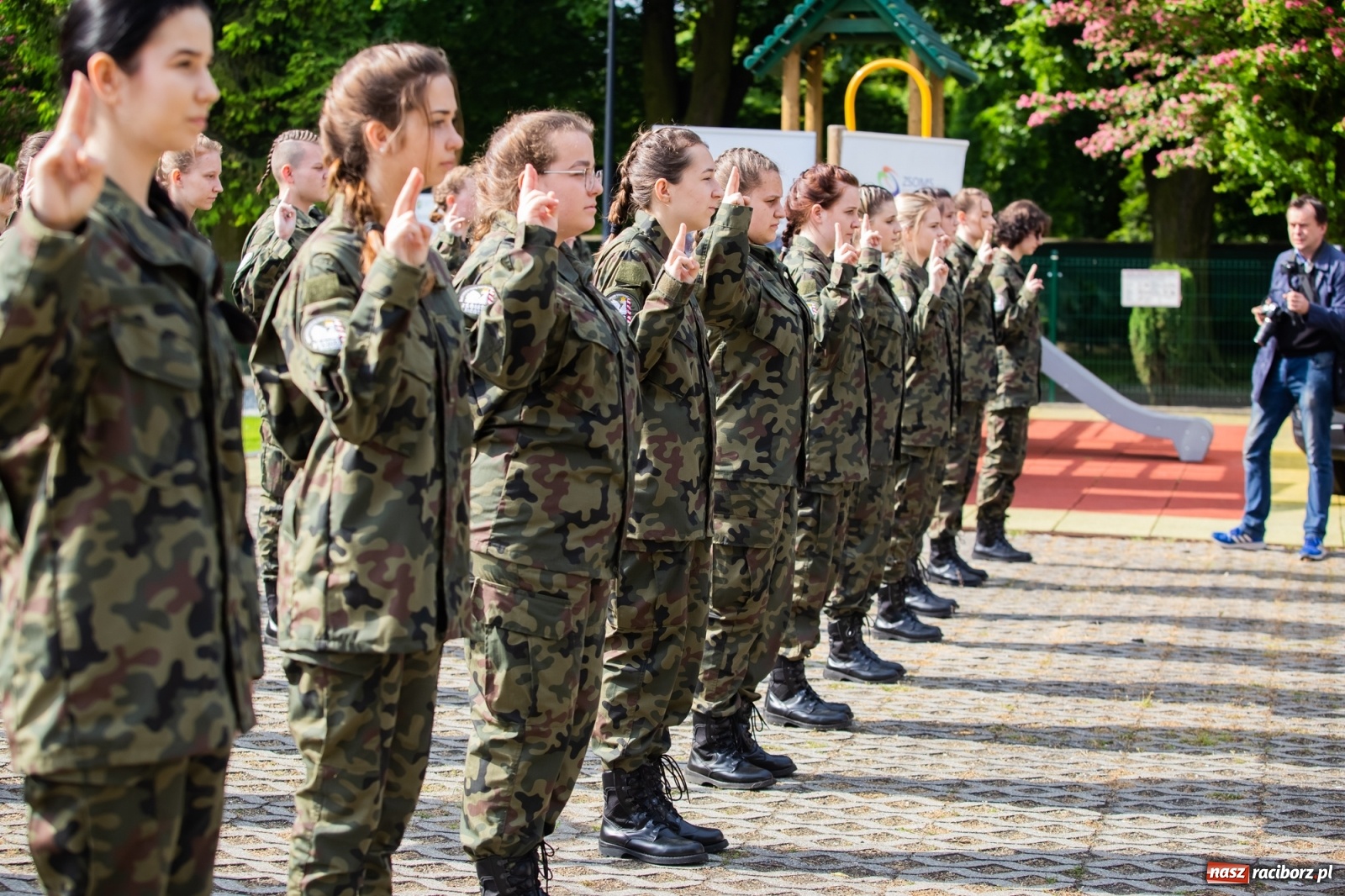 Zdjęcie w galerii na portalu naszraciborz.pl: Tężnia, obiekty sportowe, nagrody - wiceminister i członkini zarządu województwa w Raciborzu [FOTO i WIDEO] wiadomości z regionu