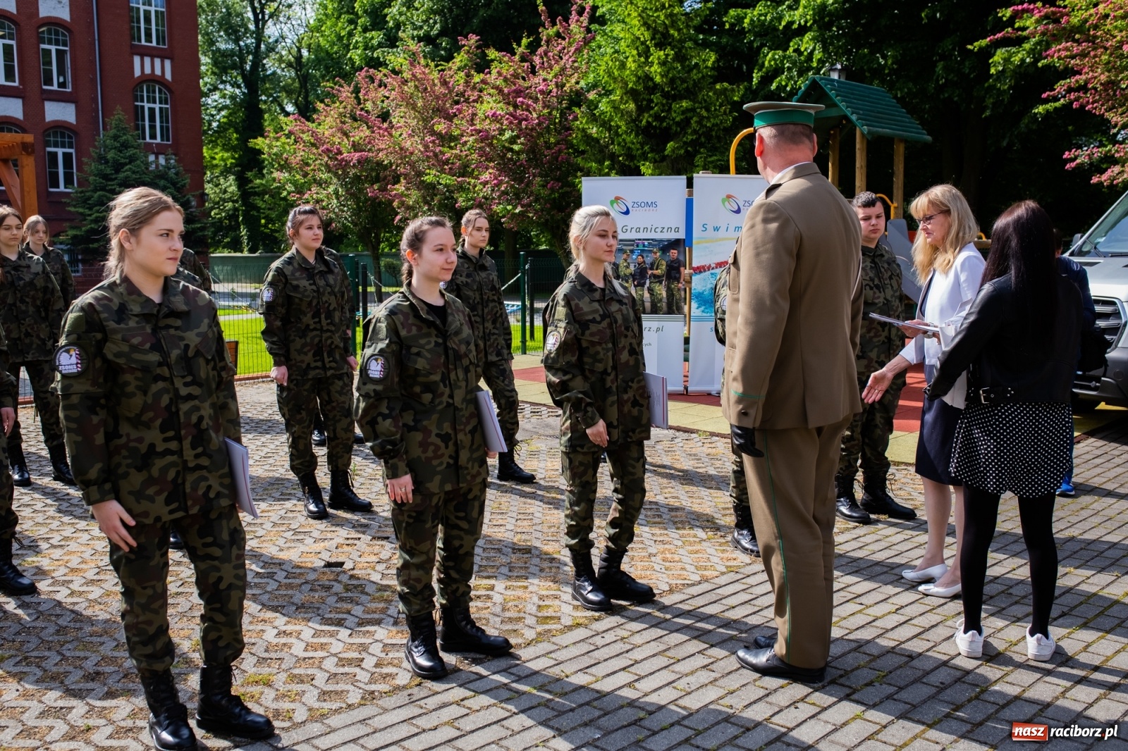 Zdjęcie w galerii na portalu naszraciborz.pl: Tężnia, obiekty sportowe, nagrody - wiceminister i członkini zarządu województwa w Raciborzu [FOTO i WIDEO] wiadomości z regionu