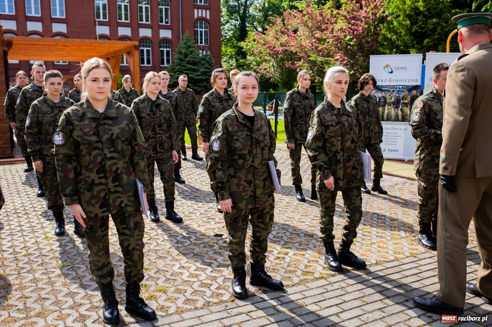 Zdjęcie w galerii na portalu naszraciborz.pl: Tężnia, obiekty sportowe, nagrody - wiceminister i członkini zarządu województwa w Raciborzu [FOTO i WIDEO] wiadomości z regionu