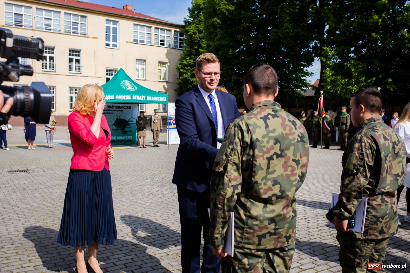 Zdjęcie w galerii na portalu naszraciborz.pl: Tężnia, obiekty sportowe, nagrody - wiceminister i członkini zarządu województwa w Raciborzu [FOTO i WIDEO] wiadomości z regionu