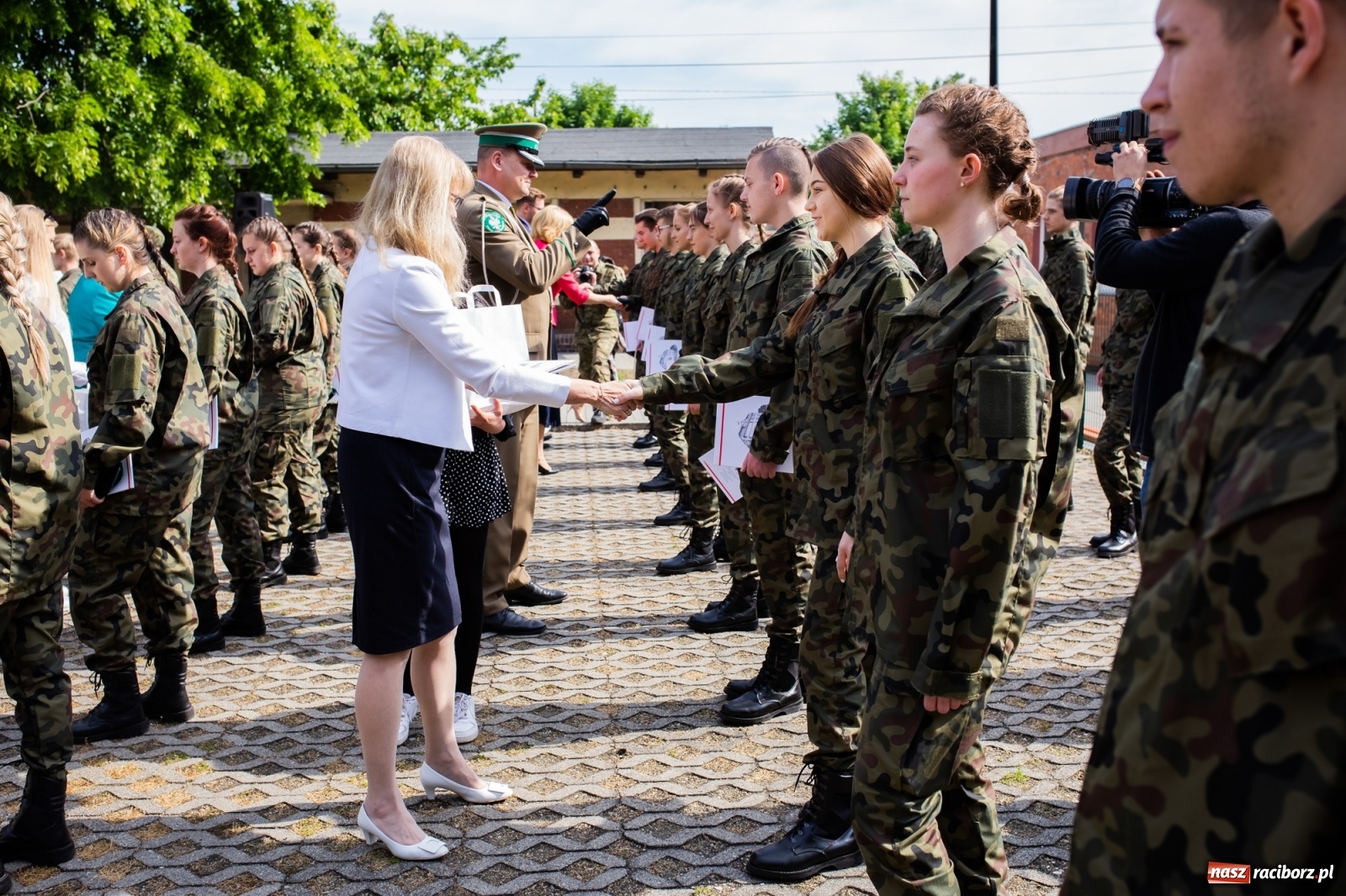Zdjęcie w galerii na portalu naszraciborz.pl: Tężnia, obiekty sportowe, nagrody - wiceminister i członkini zarządu województwa w Raciborzu [FOTO i WIDEO] wiadomości z regionu