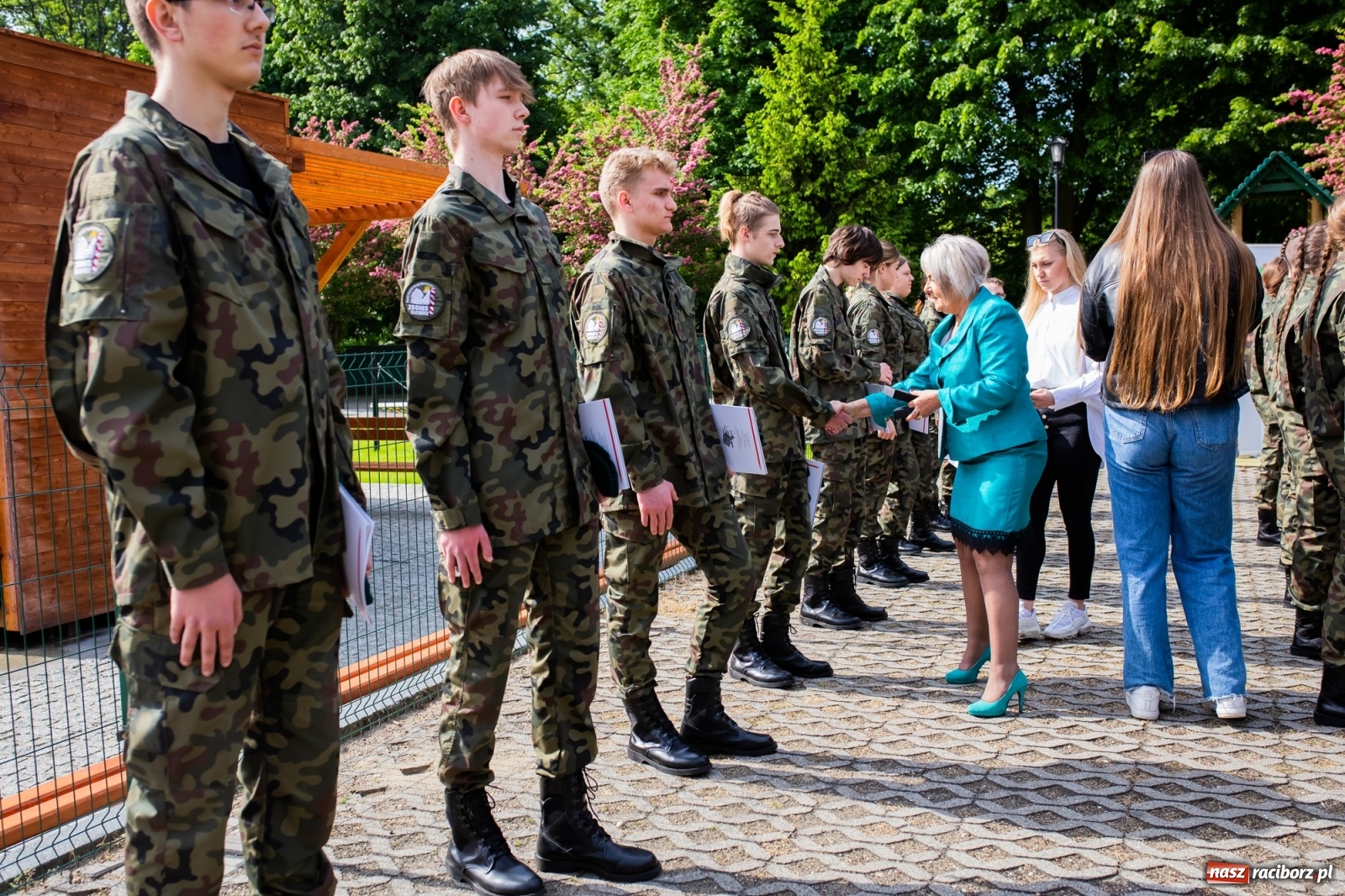 Zdjęcie w galerii na portalu naszraciborz.pl: Tężnia, obiekty sportowe, nagrody - wiceminister i członkini zarządu województwa w Raciborzu [FOTO i WIDEO] wiadomości z regionu