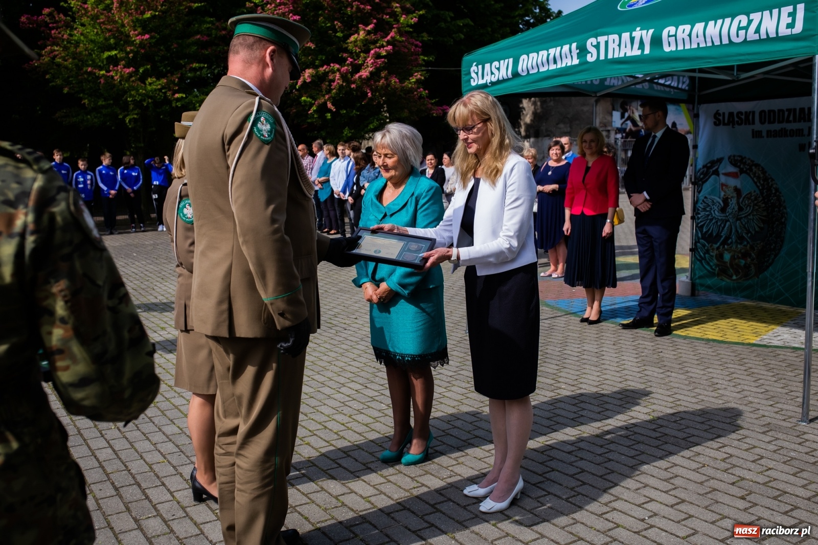 Zdjęcie w galerii na portalu naszraciborz.pl: Tężnia, obiekty sportowe, nagrody - wiceminister i członkini zarządu województwa w Raciborzu [FOTO i WIDEO] wiadomości z regionu