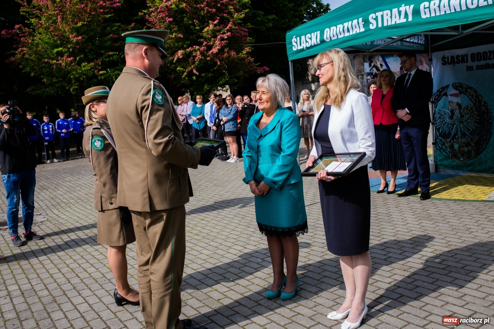 Zdjęcie w galerii na portalu naszraciborz.pl: Tężnia, obiekty sportowe, nagrody - wiceminister i członkini zarządu województwa w Raciborzu [FOTO i WIDEO] wiadomości z regionu