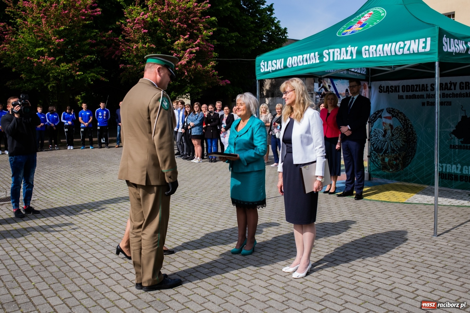 Zdjęcie w galerii na portalu naszraciborz.pl: Tężnia, obiekty sportowe, nagrody - wiceminister i członkini zarządu województwa w Raciborzu [FOTO i WIDEO] wiadomości z regionu