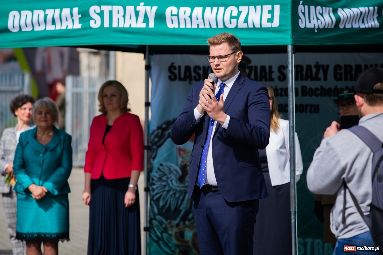 Zdjęcie w galerii na portalu naszraciborz.pl: Tężnia, obiekty sportowe, nagrody - wiceminister i członkini zarządu województwa w Raciborzu [FOTO i WIDEO] wiadomości z regionu