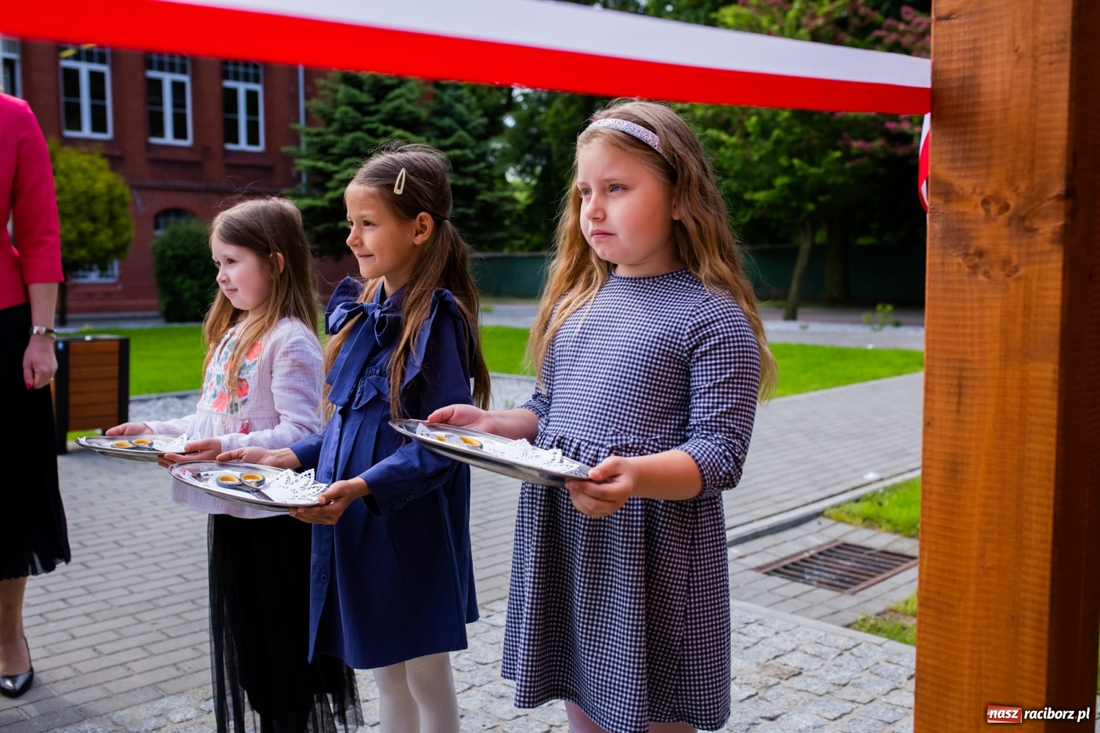 Zdjęcie w galerii na portalu naszraciborz.pl: Tężnia, obiekty sportowe, nagrody - wiceminister i członkini zarządu województwa w Raciborzu [FOTO i WIDEO] wiadomości z regionu