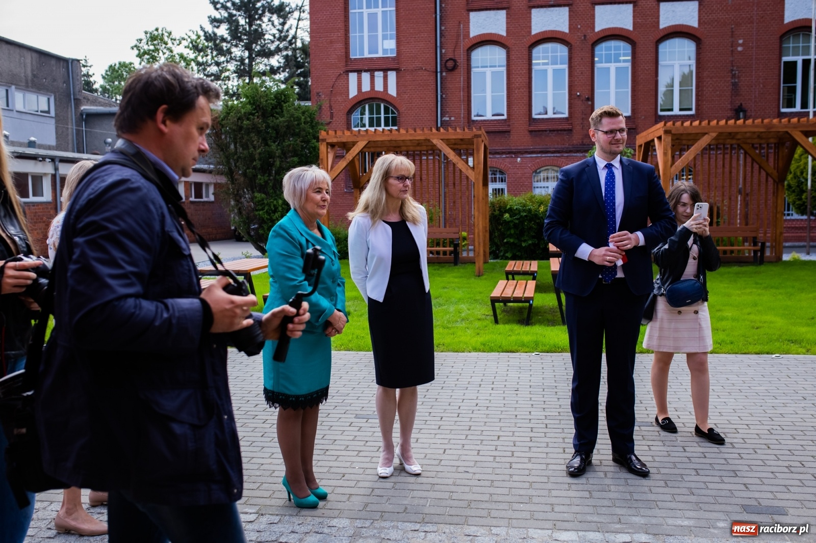Zdjęcie w galerii na portalu naszraciborz.pl: Tężnia, obiekty sportowe, nagrody - wiceminister i członkini zarządu województwa w Raciborzu [FOTO i WIDEO] wiadomości z regionu