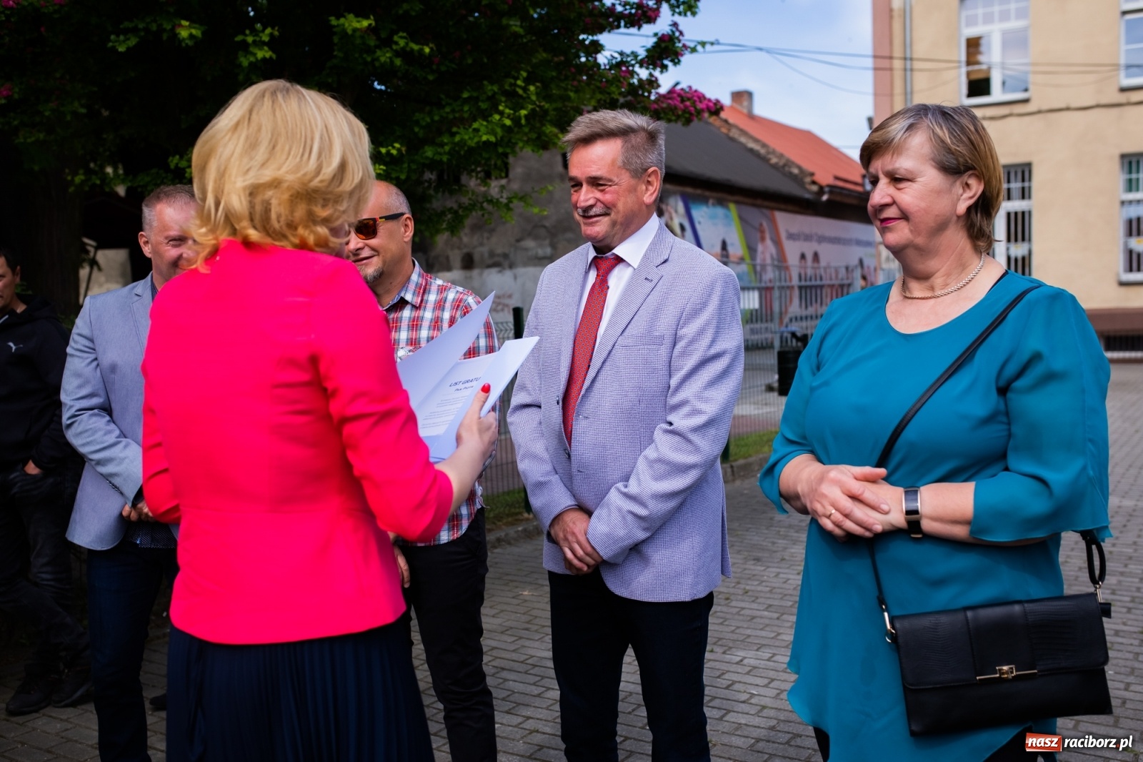Zdjęcie w galerii na portalu naszraciborz.pl: Tężnia, obiekty sportowe, nagrody - wiceminister i członkini zarządu województwa w Raciborzu [FOTO i WIDEO] wiadomości z regionu