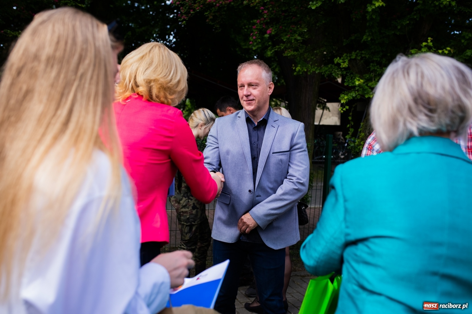 Zdjęcie w galerii na portalu naszraciborz.pl: Tężnia, obiekty sportowe, nagrody - wiceminister i członkini zarządu województwa w Raciborzu [FOTO i WIDEO] wiadomości z regionu