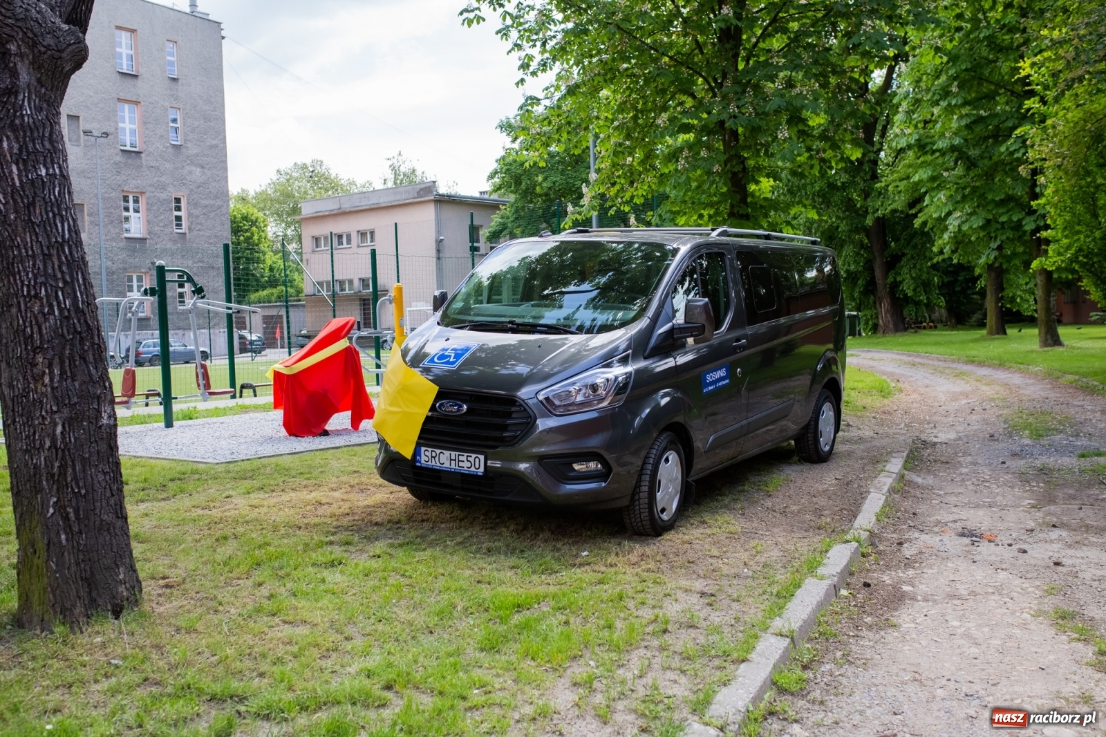 Zdjęcie w galerii na portalu naszraciborz.pl: Nowe boiska i samochód na jubileusz 185-lecia ośrodka dla niesłyszących [FOTO i WIDEO] wiadomości z regionu