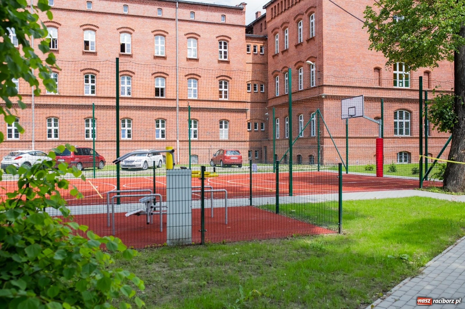 Zdjęcie w galerii na portalu naszraciborz.pl: Nowe boiska i samochód na jubileusz 185-lecia ośrodka dla niesłyszących [FOTO i WIDEO] wiadomości z regionu