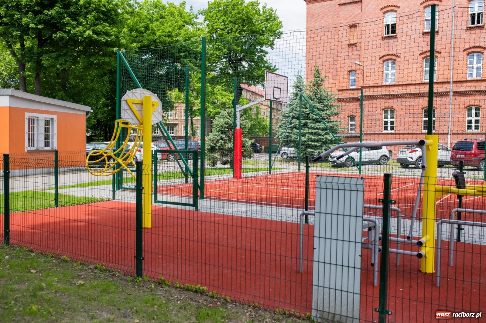 Zdjęcie w galerii na portalu naszraciborz.pl: Nowe boiska i samochód na jubileusz 185-lecia ośrodka dla niesłyszących [FOTO i WIDEO] wiadomości z regionu