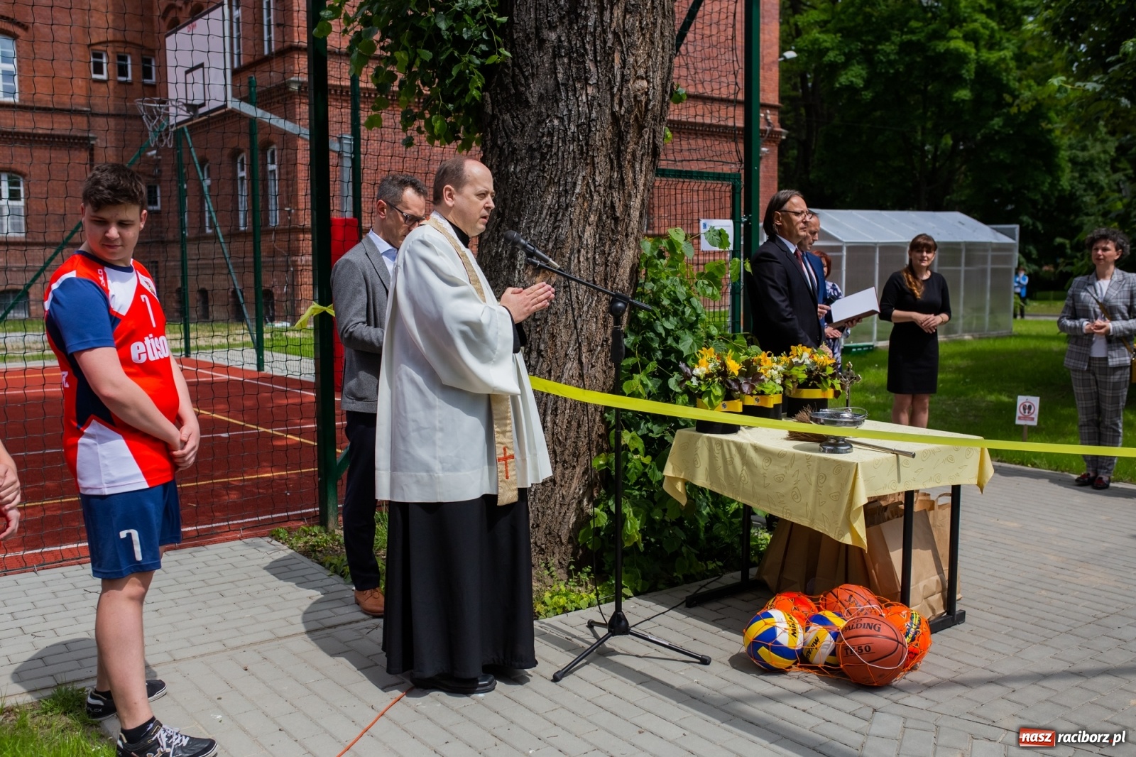Zdjęcie w galerii na portalu naszraciborz.pl: Nowe boiska i samochód na jubileusz 185-lecia ośrodka dla niesłyszących [FOTO i WIDEO] wiadomości z regionu
