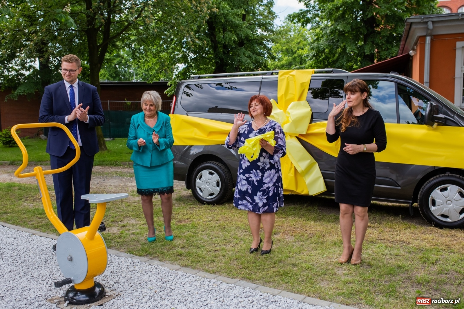 Zdjęcie w galerii na portalu naszraciborz.pl: Nowe boiska i samochód na jubileusz 185-lecia ośrodka dla niesłyszących [FOTO i WIDEO] wiadomości z regionu